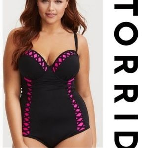 NWOT Torrid Bathing suit 4